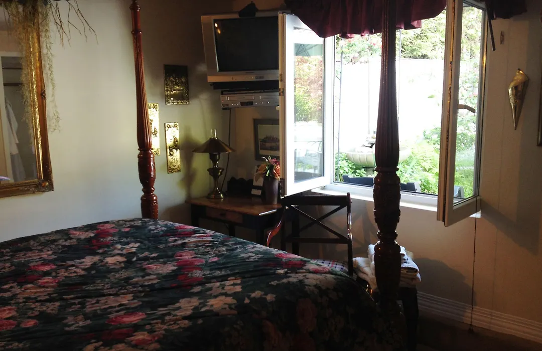 The Stone Hedge Bed And Breakfast-1